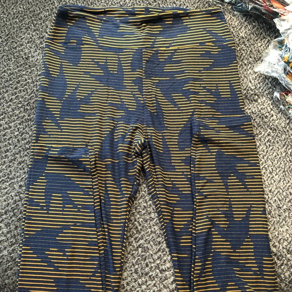 🔹 4 for $30 Lularoe OS Leggings - Picture 1 of 3